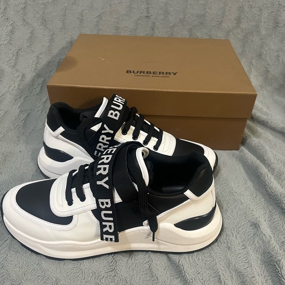 Burberry shoes new with box.Deal only in Vegas - Picture 1 of 5